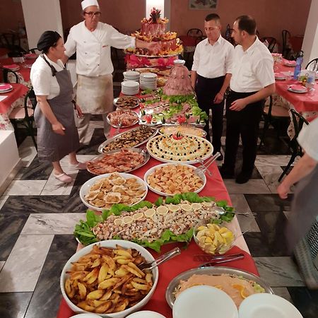 Hotel Ginevra Riccione Esterno foto