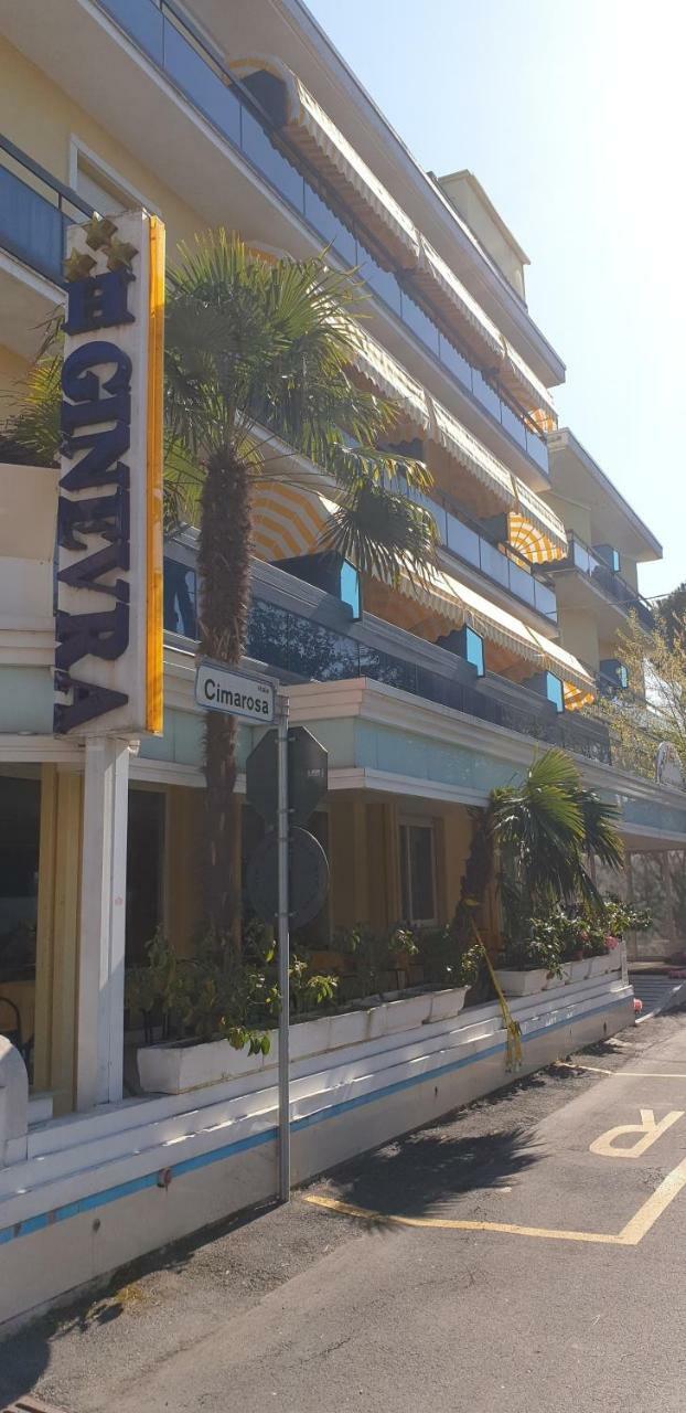 Hotel Ginevra Riccione Esterno foto